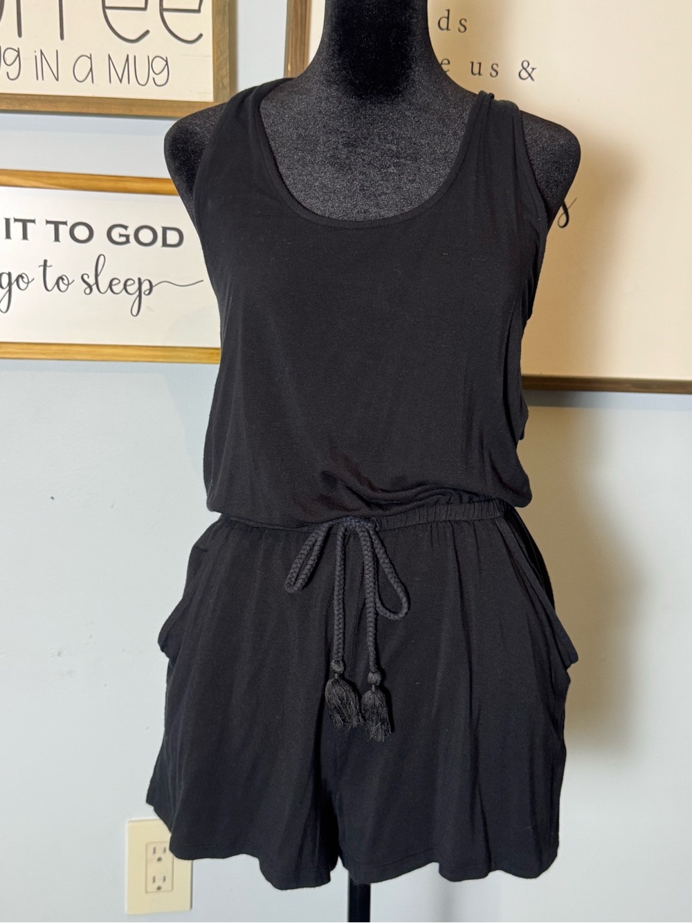 Aerie Black Woman’s Sleeveless Drawstring Romper Lace T-back Size XS pockets
